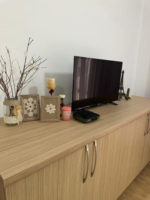 Studio Of Shpresa Vlore Exterior photo